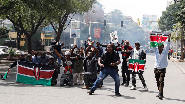 Vehicles ablaze in Nairobi as Kenya protests escalate