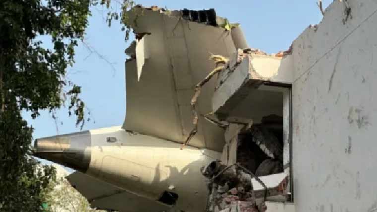 احمد آباد طیارہ حادثہ: ریسکیو آپریشن مکمل، ایک بلیک باکس مل گیا، دوسرے کی تلاش جاری