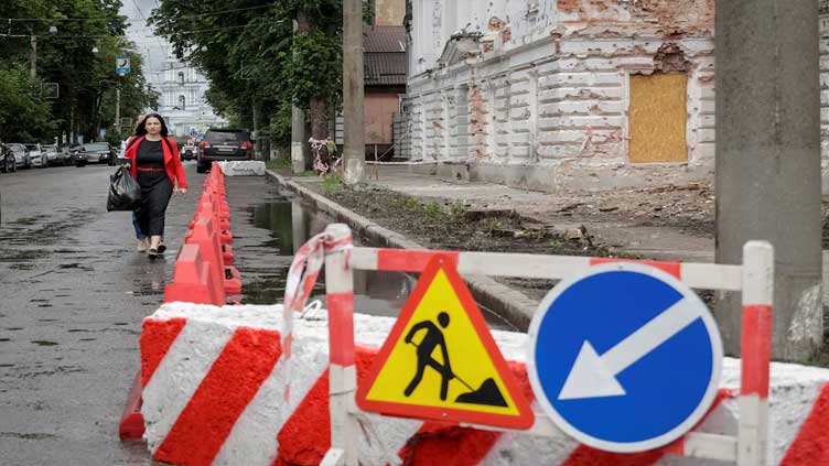 Zelenskiy says Ukraine halts Russian troop advance in Sumy region