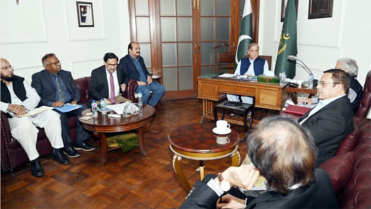 PM Shehbaz calls for early finalisation of Electric Vehicles Policy 2025