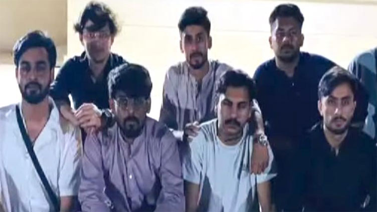 Pakistani students studying in Iranian universities leave for Pakistan