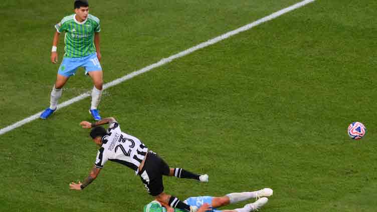 Botafogo hold off late Seattle surge for 2-1 Club World Cup debut win