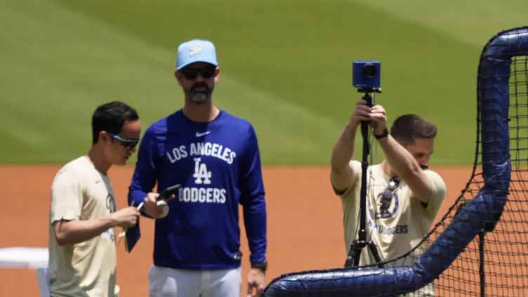 Dodgers say Shohei Ohtani will pitch on Monday night against Padres