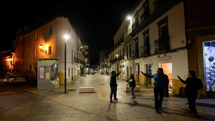 Spanish power grid's lack of control over voltage led to blackout