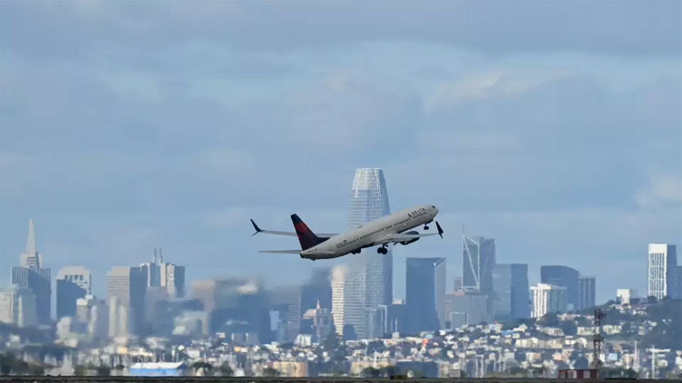 Fake flight attendant took 120 free flights before arrest 