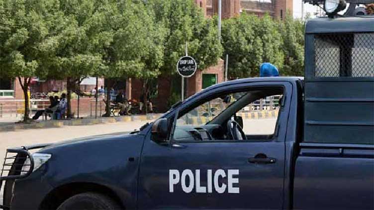 Four killed as two groups exchange fire in Shakarpur