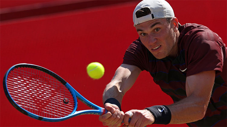 Draper survives scare to reach Queen's quarter-finals