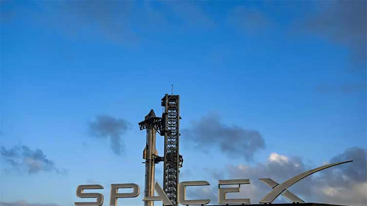 SpaceX Starship explodes during routine test