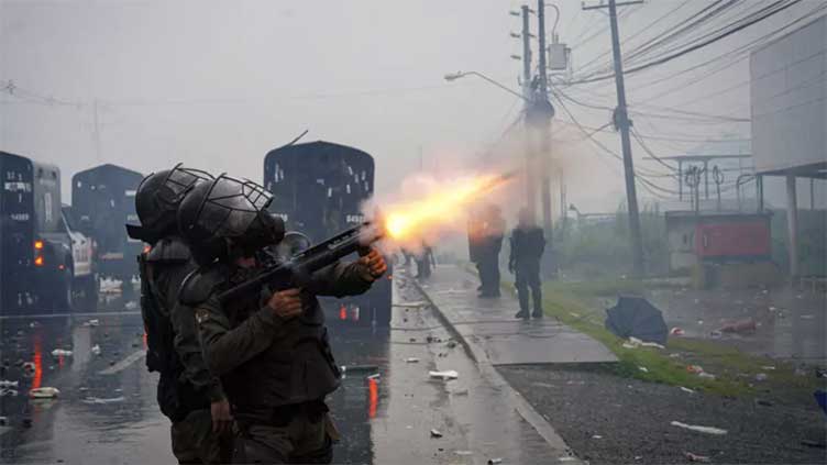 Panama cuts internet, cell phones in restive province