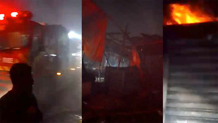 Fire gutted 10 shops in Karachi