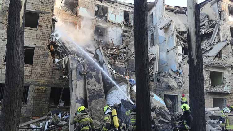 Russian attacks on Ukraine kill at least 10 and injure dozens
