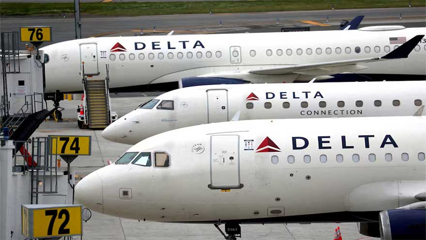 Airlines suspend Middle East flights