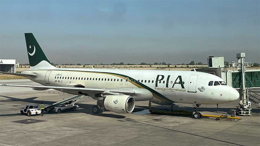 Airlines suspend Middle East flights