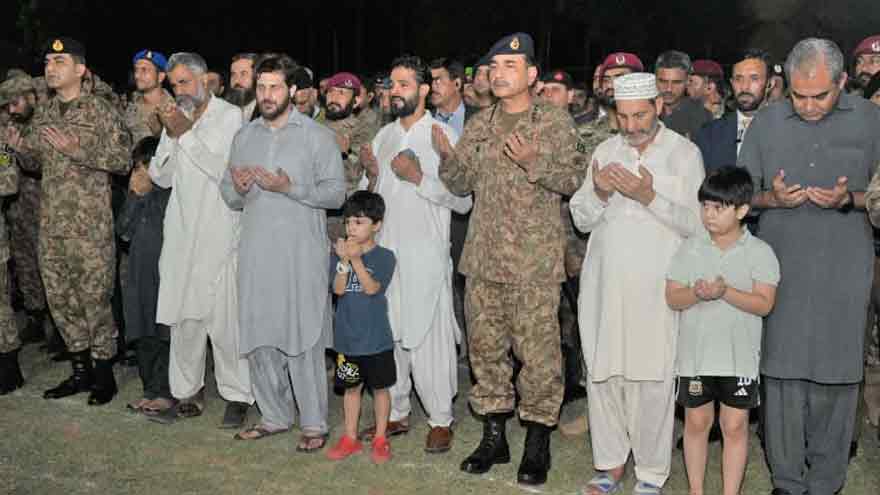 COAS lauds Major Moiz's ultimate sacrifice for defence of country