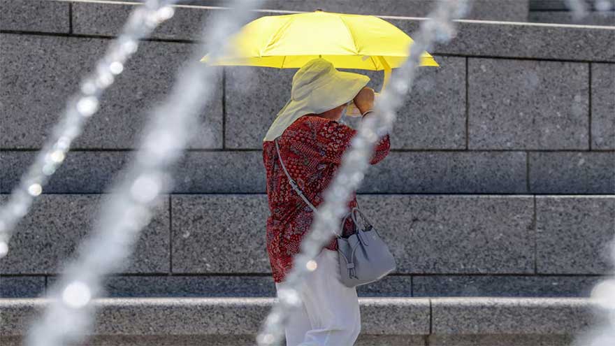 US cities face record high temperatures on worst day of heat wave