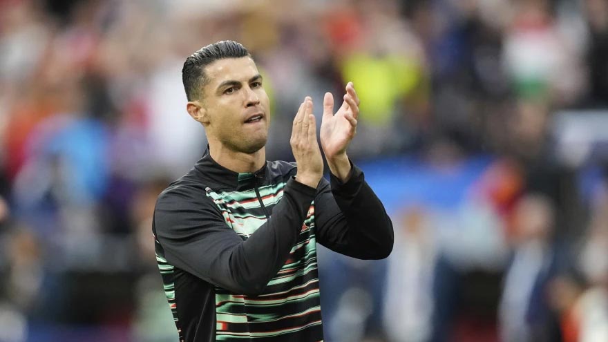 Ronaldo's Saudi club Al Nassr without a coach as Pioli leaves ahead of expected return to Fiorentina