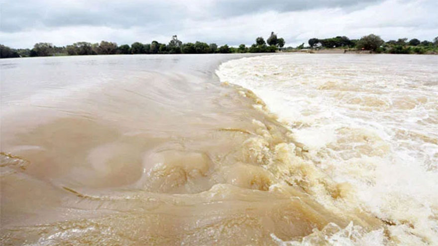 River Chenab in low flood at Head Marala