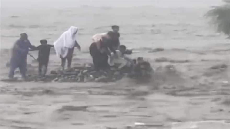 Nine drown as flooded Swat River sweeps 18 tourists