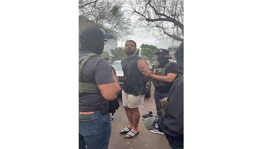 Dunya News Immigration officers arrest Iranian asylum-seekers in Los Angeles