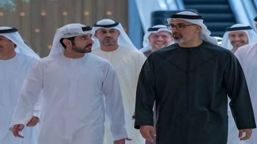 Sheikh Hamdan pays bill for everyone at restaurant in Dubai Mall