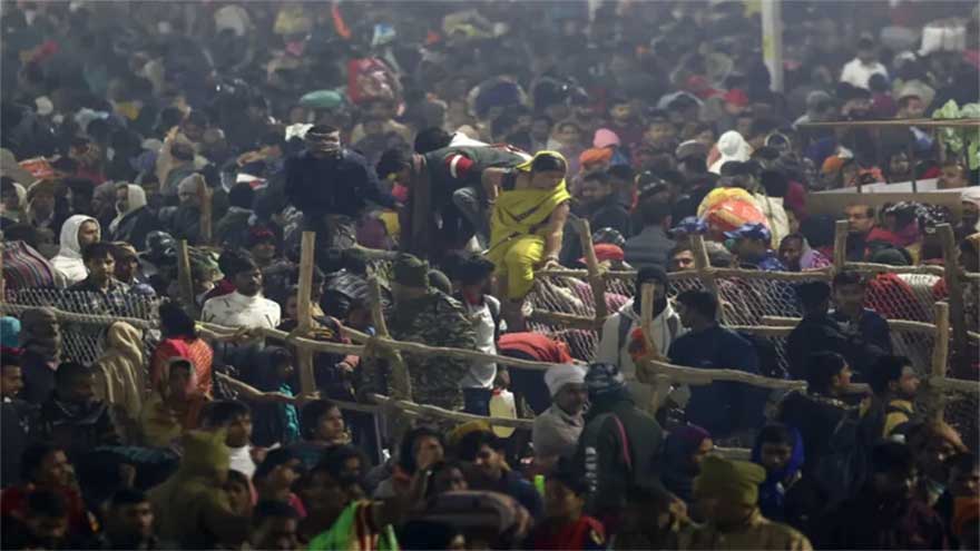 Three killed, 6 injured in stampede at Indian chariot festival