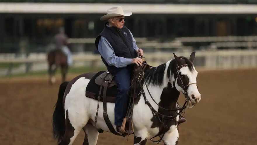 Hall of Fame horse trainer D. Wayne Lukas, a winner of 15 Triple Crown races, dies at 89