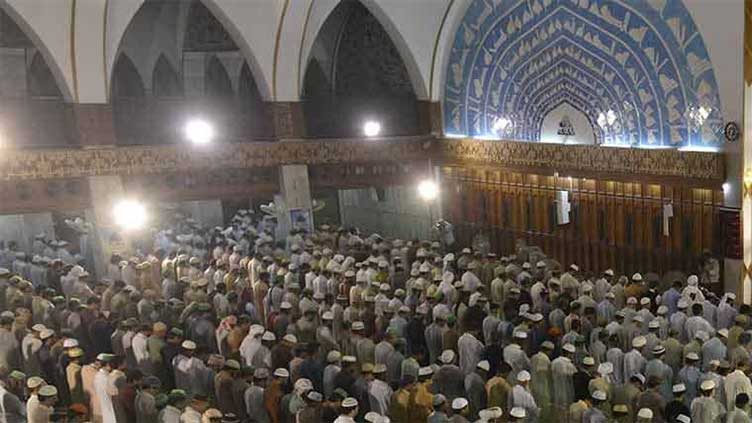 Ramazan greeted with religious zeal as mosques filled with devotees