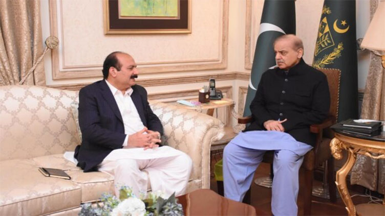 Mashhood briefs PM on ongoing projects for youth empowerment