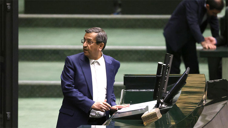 Iran lawmakers sack minister over economic woes