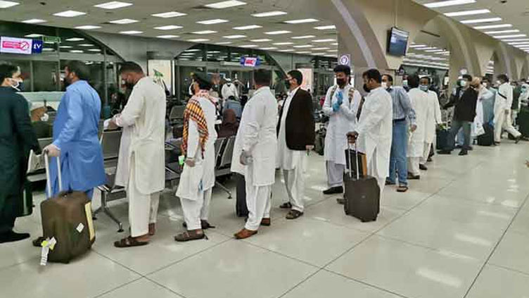 85 passengers offloaded at Karachi Airport; 93 Pakistanis deported from various countries