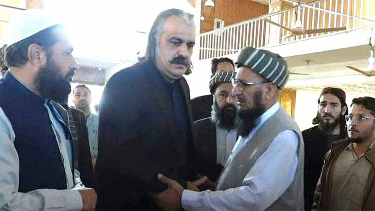 Gandapur visits Akora Khattak to condole martyrdom of Maulana Hamidul Haq