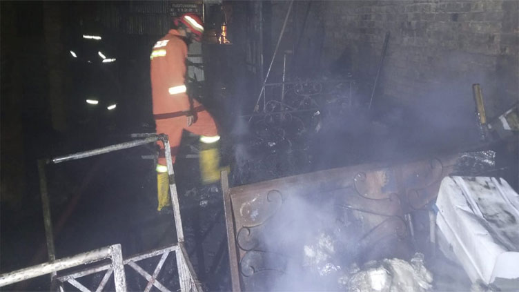 Blaze destroys scrap warehouse in Peshawar