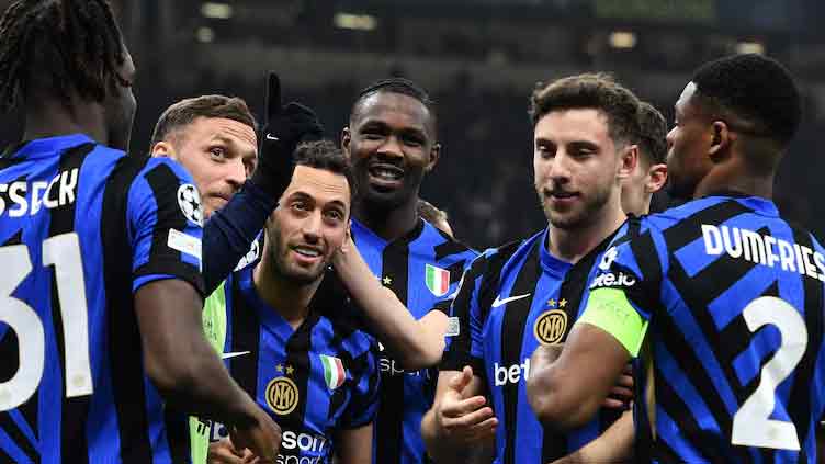 Inter ease into quarter-finals with 2-1 win over Feyenoord