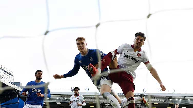 Everton take unbeaten run to nine with 'Moyes Derby' draw against West Ham