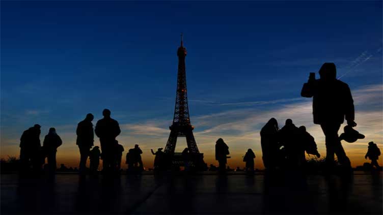 Dunya News Paris residents vote in favour of making 500 more streets pedestrian