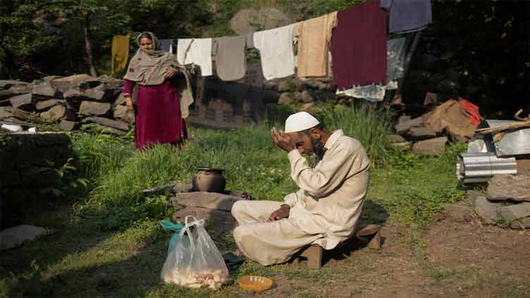 Dunya News On both sides of the line of control, Kashmiris watch, wait and prepare for war