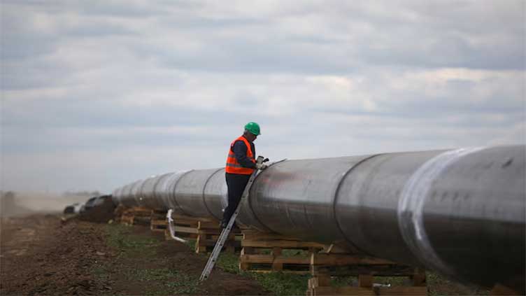 EU seeks to cut remaining Russian gas ties, but legal options limited