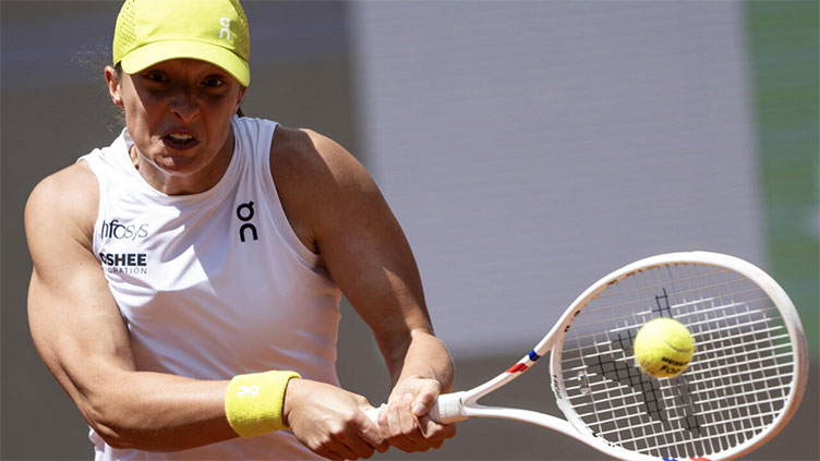 Swiatek makes fast start at Italian Open