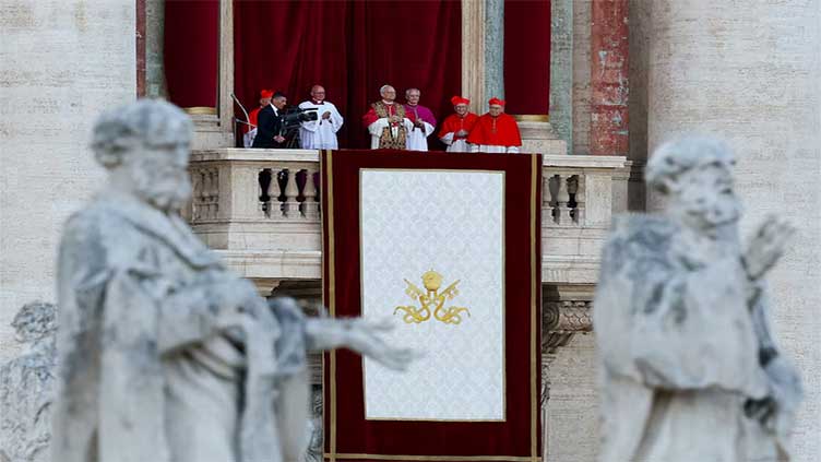 Dunya News In his first appearance, Pope Leo offers three big clues about his papacy