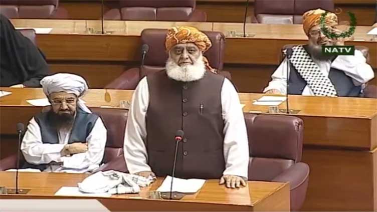 Fazl praises armed forces for bravely defending country, condemns India