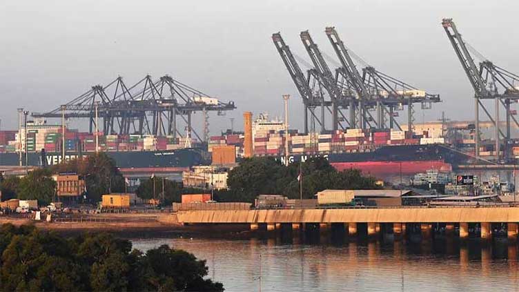 India deploys warships towards Karachi, reports foreign media