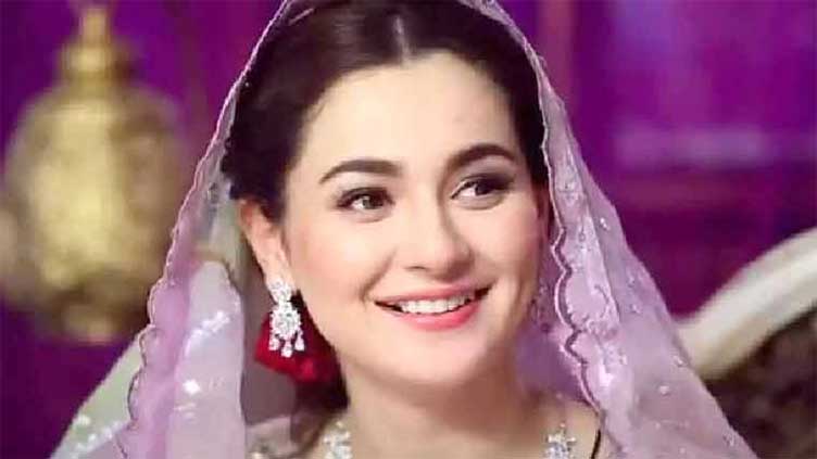 Hania Aamir denies creating new account for Indian fans