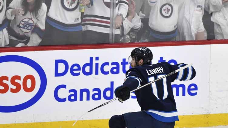 Connor Hellebuyck makes 21 saves, Jets beat Stars 4-0 in Game 2 to tie series