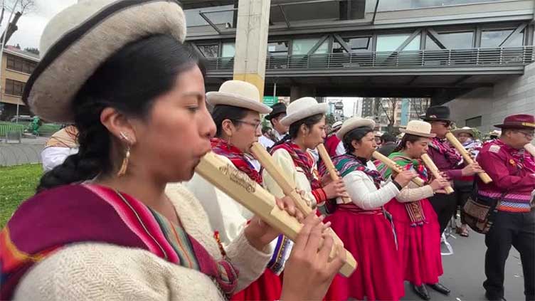 Thousands in Bolivia attempt world record with Andean flutes
