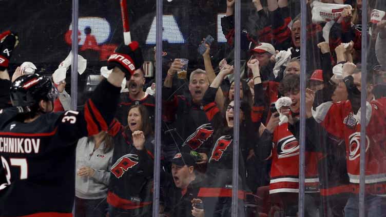 Svechnikov, Andersen lead Hurricanes past Capitals 4-0 in Game 3 of 2nd-round playoff series