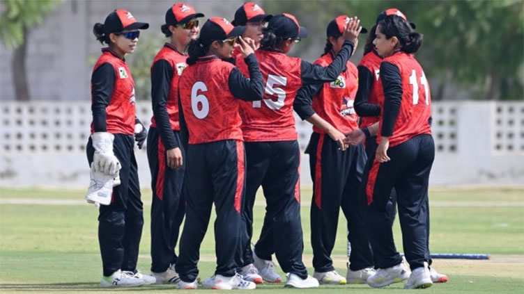 Invincibles bag thrilling Super Over win over Challengers