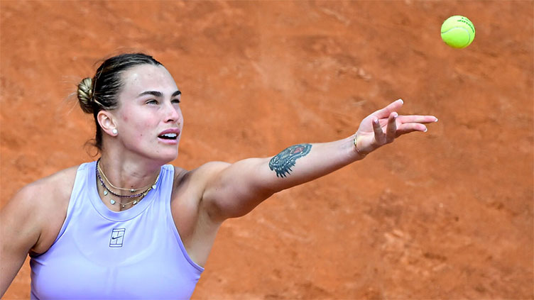 Sabalenka battles past Kenin and into Rome last 16