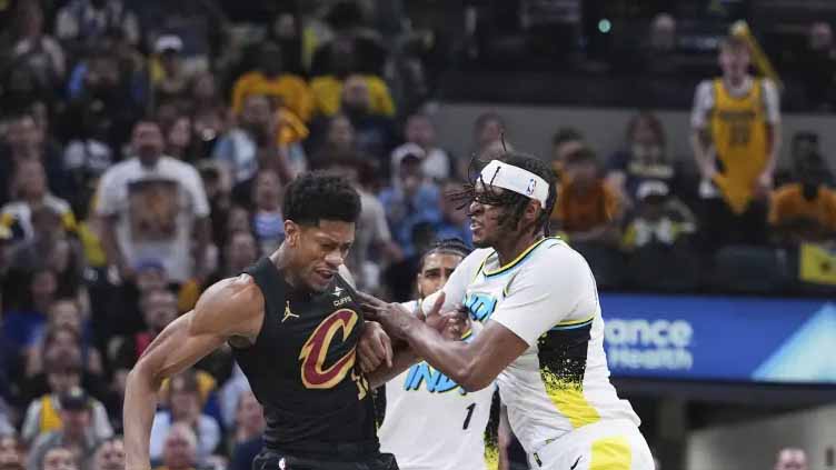 Pacers' Bennedict Mathurin ejected after hitting Cavs' Hunter in the chest with a closed fist