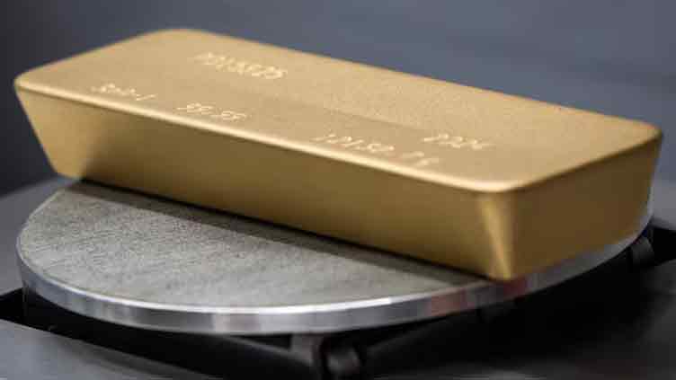 Gold falls as easing US-China trade tensions weaken safe-haven demand
