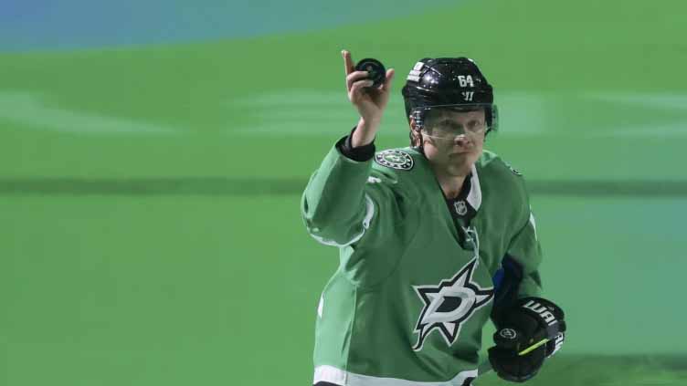 Another hat trick by a Finnish player Dallas got in a trade. This time, it's Granlund